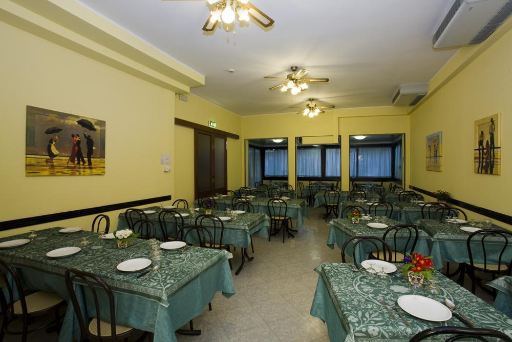 Hotel Andrea'S Rimini Exterior photo